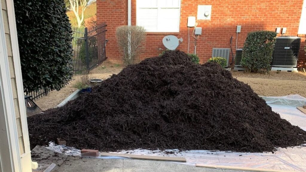 Tips for Using Black Mulch Effectively