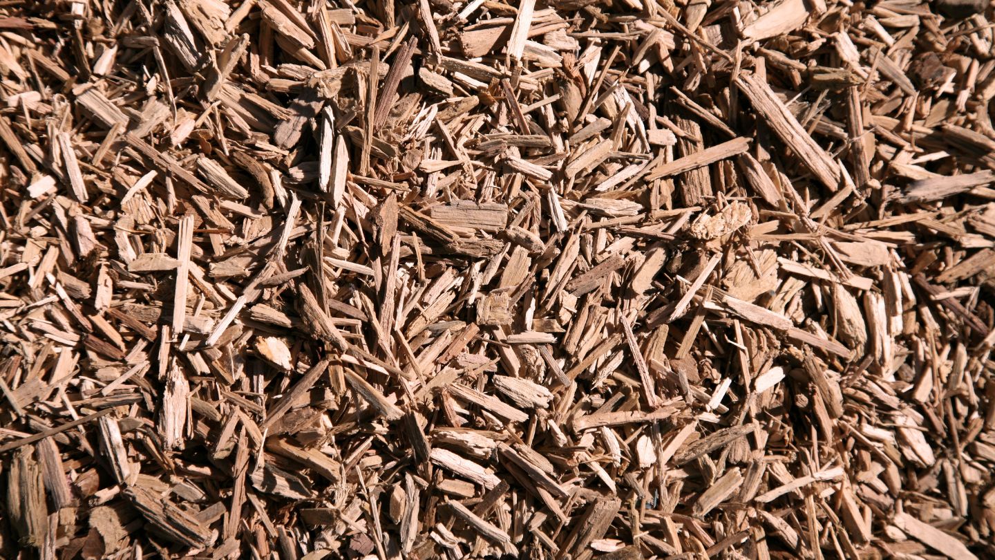 Different Mulch Types, Different Replacement Needs