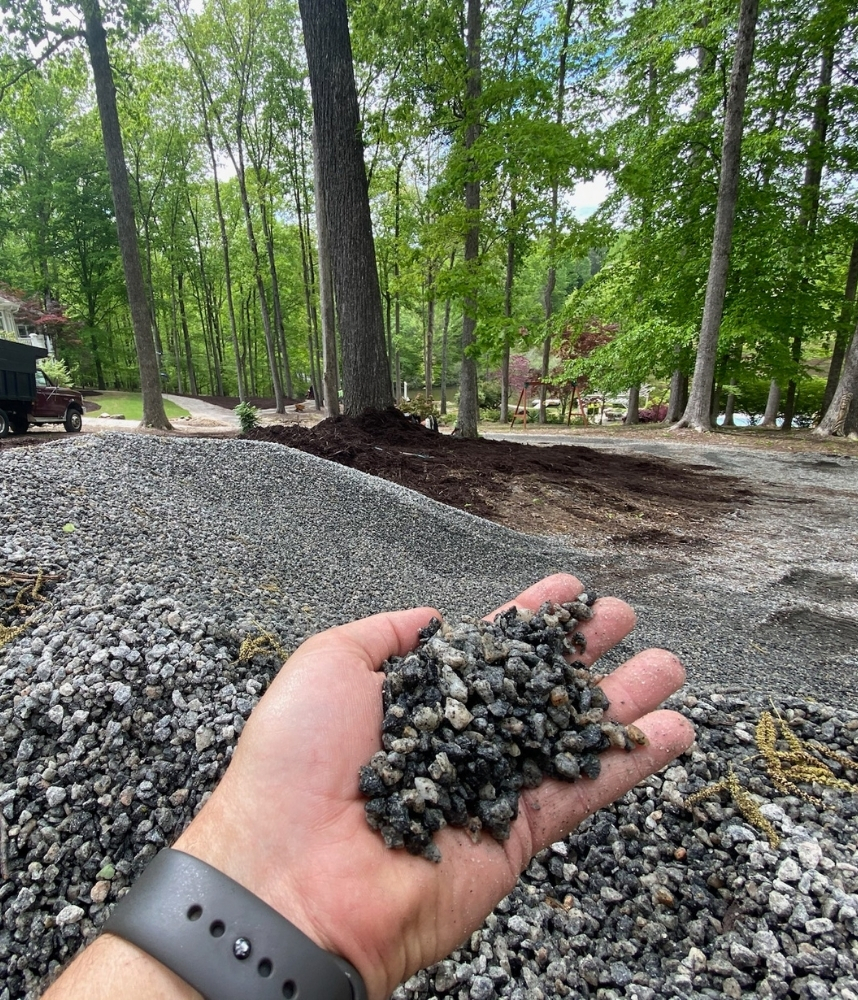 Get a Jump on Spring with Early-Season Mulch & Pine Straw