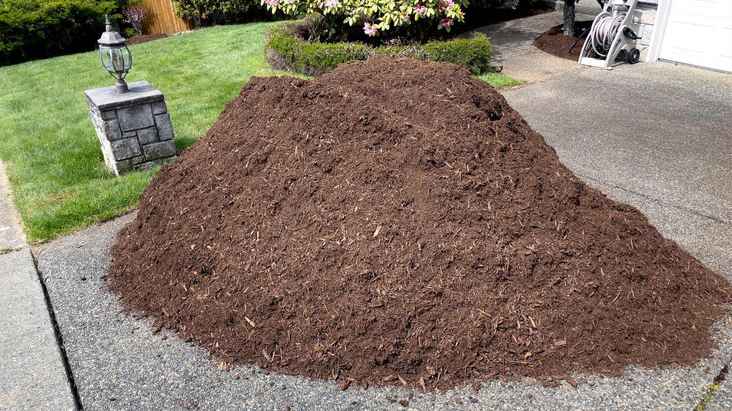 Choosing the Right Topsoil Delivery Service