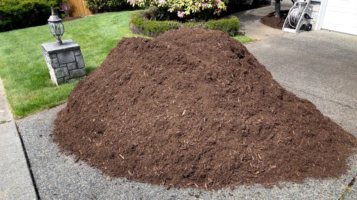 Premium Hardwood Mulch Delivery For Residential Landscaping