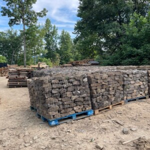 Alabama Fieldstone - Medium Stack Pallet