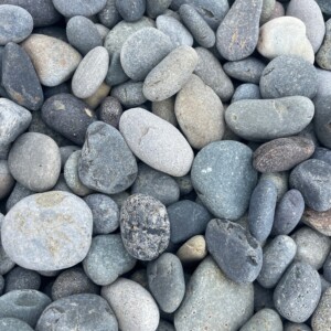 Black Mexican Beach Pebbles 1-2 in. Pallet