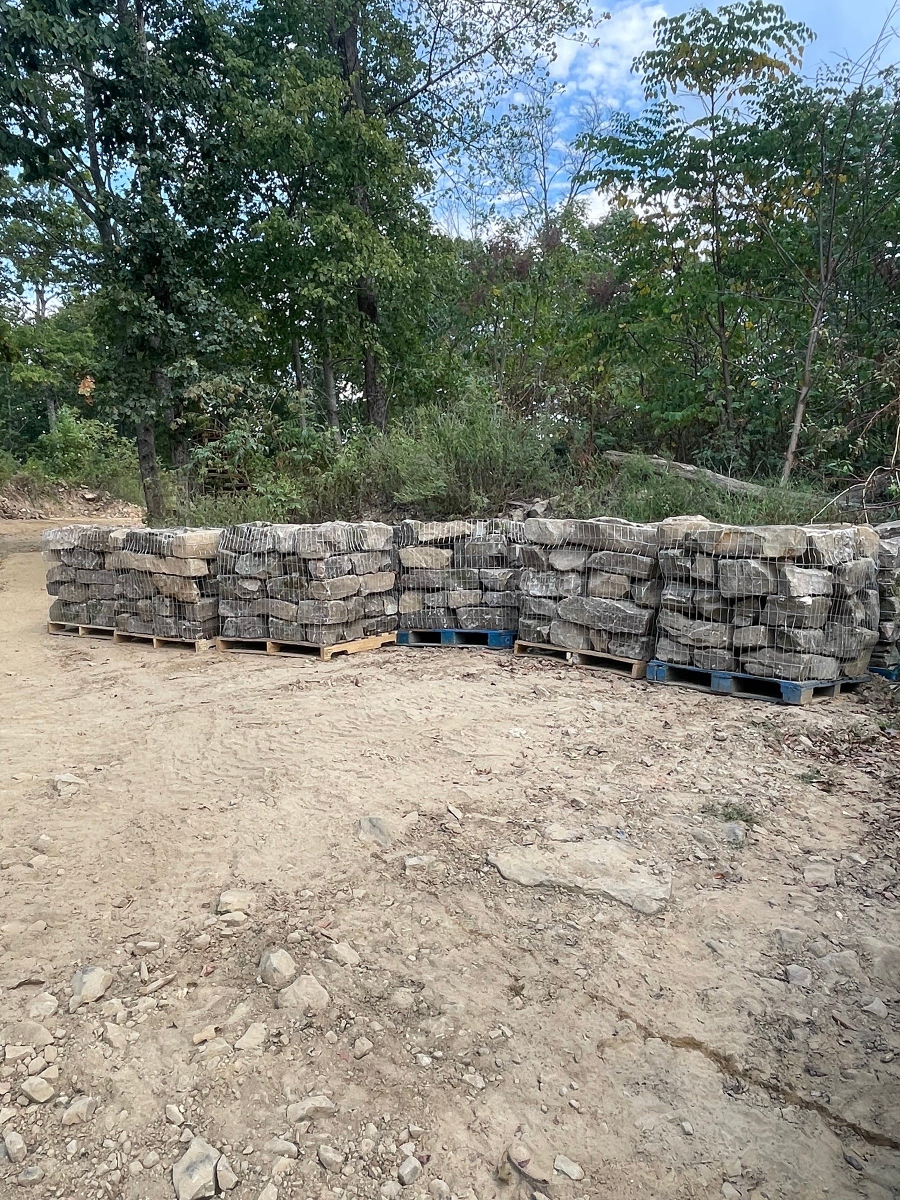 Alabama Fieldstone - Medium Stack Pallet