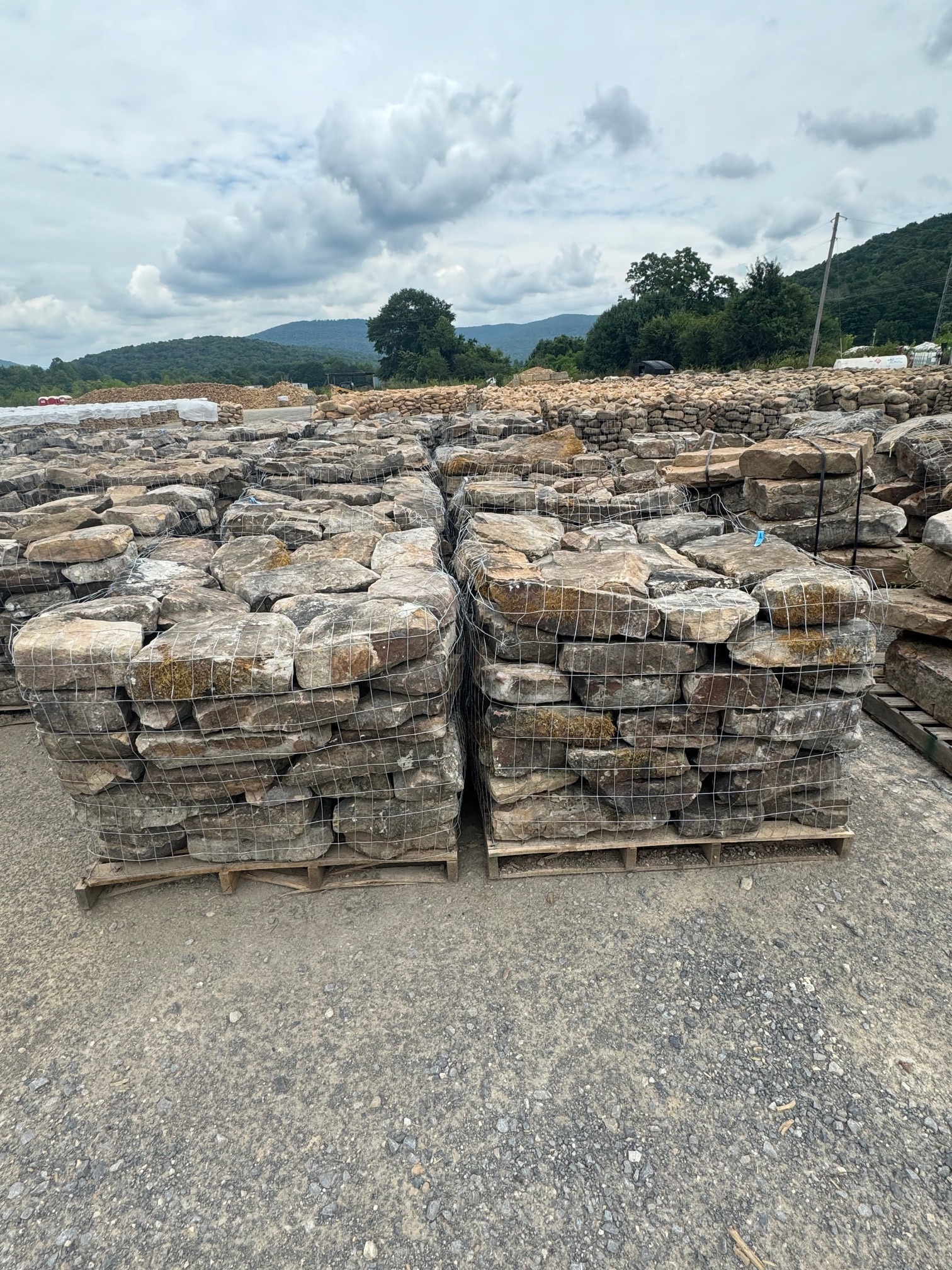 Tennessee Fieldstone - Thin Stack Pallet
