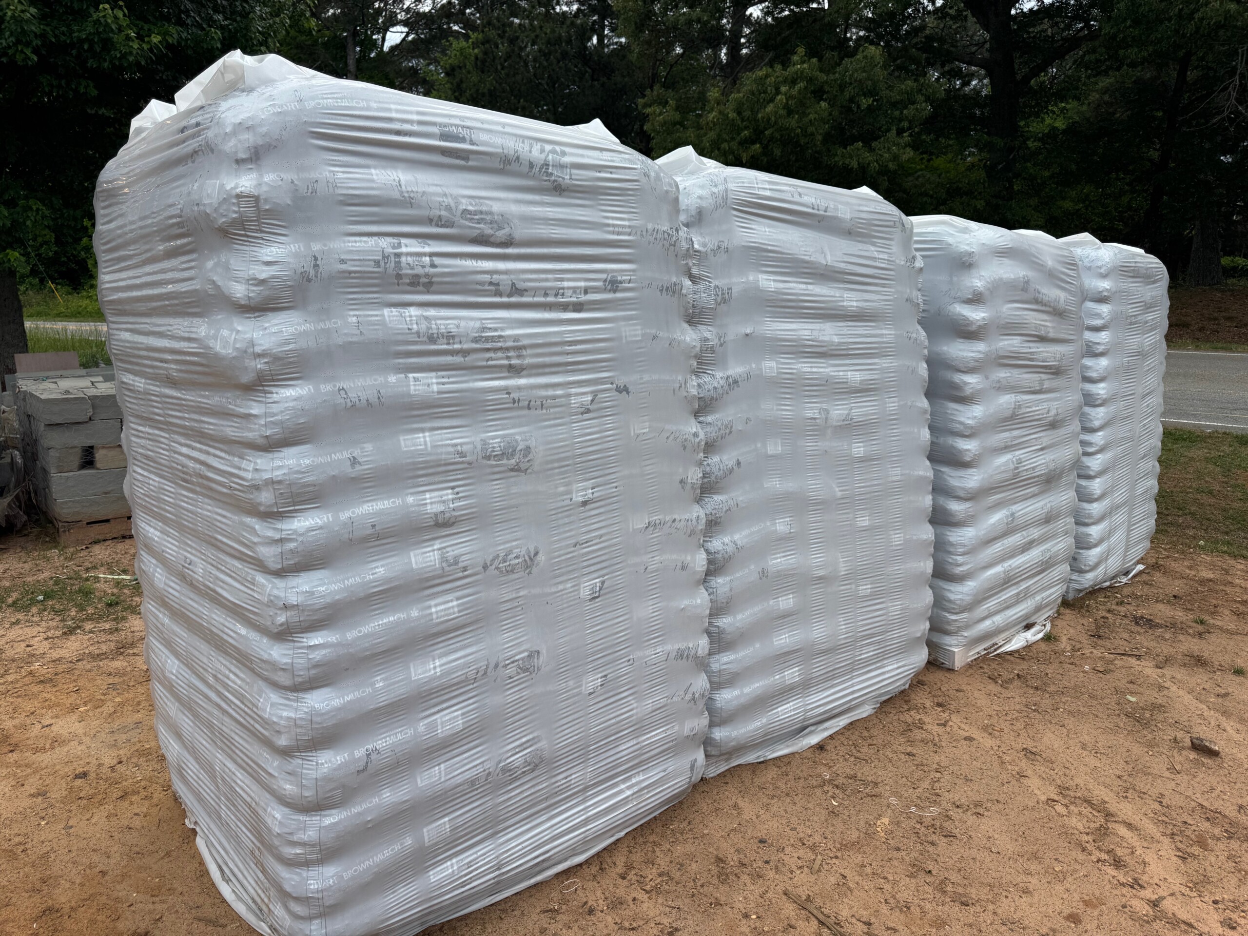 Egg Rock (Pond Pebbles) - Pallet (63 Bags)