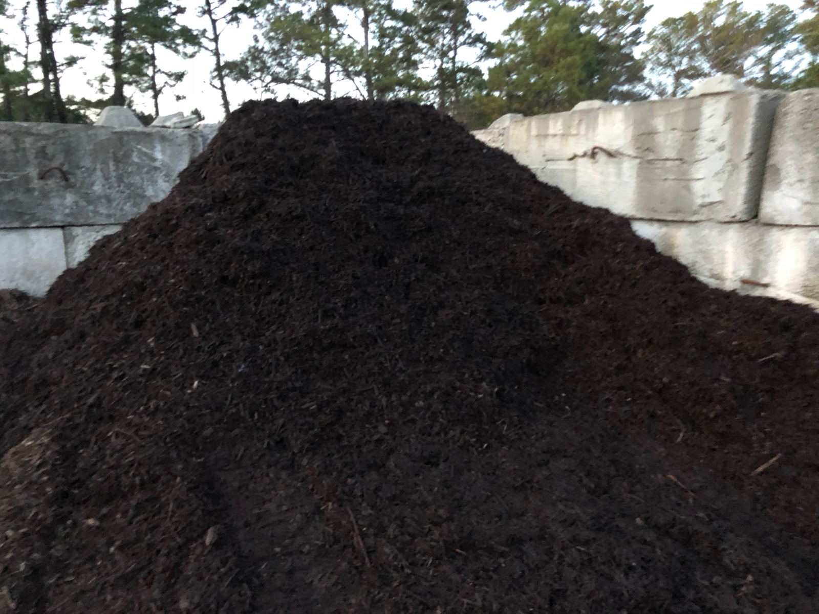ERTH Food Organic Compost - Bulk (per Cu Yd)